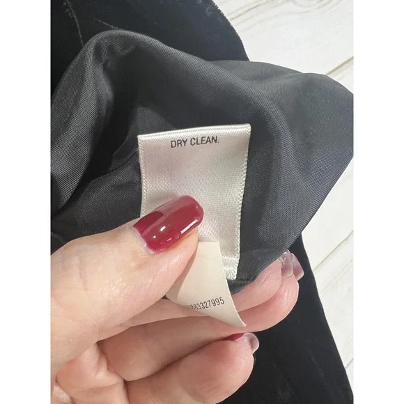 Apt 9 Jacket Womens 10 Black Velvet Floral Embroidered Hook Eye Party Formal - Picture 9 of 9